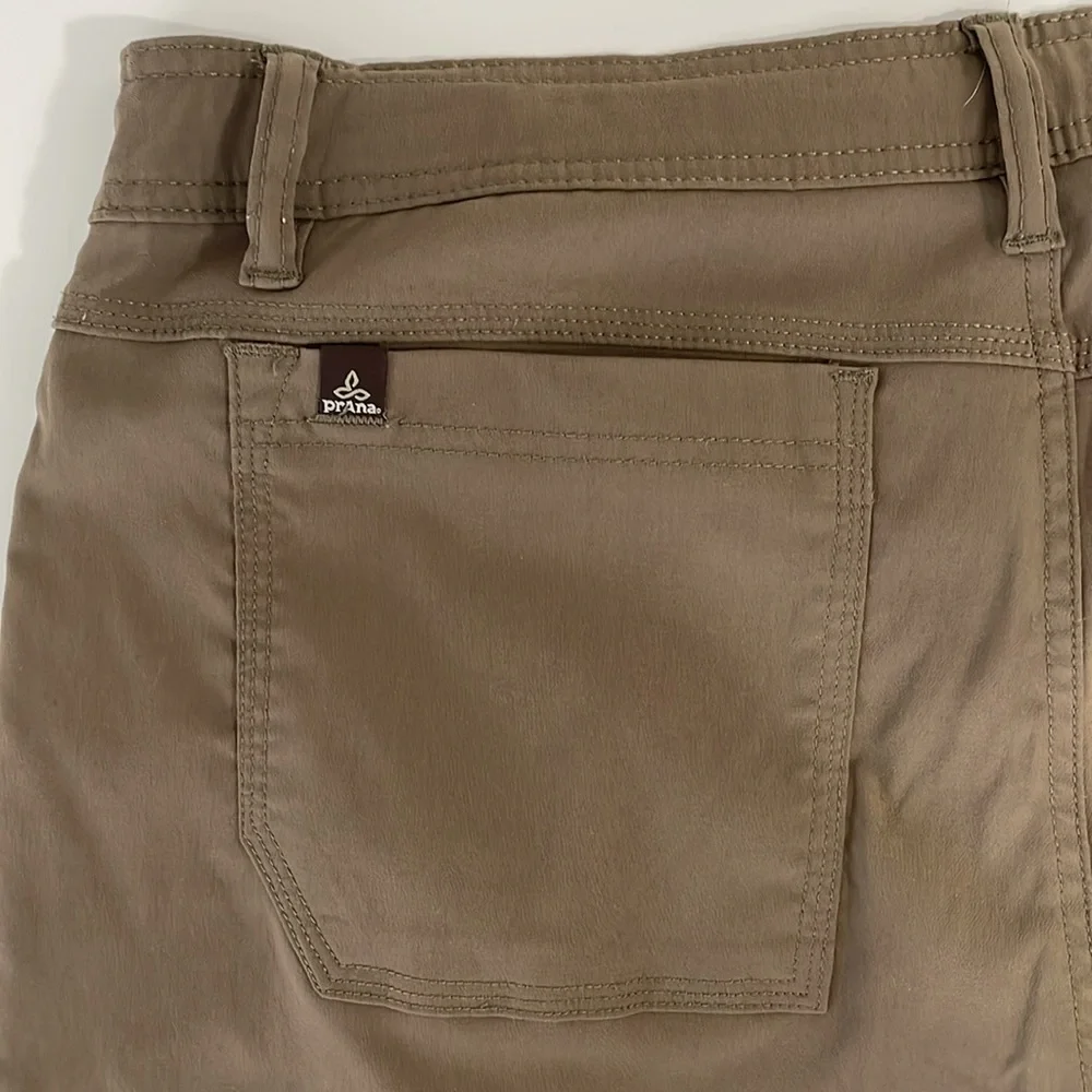 Prana men’s‎ Large nylon flat front khaki cargo pants.